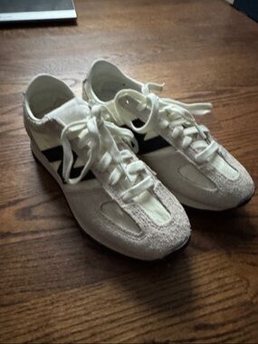 New Balance 471 White Sneakers with Black Side Stripe